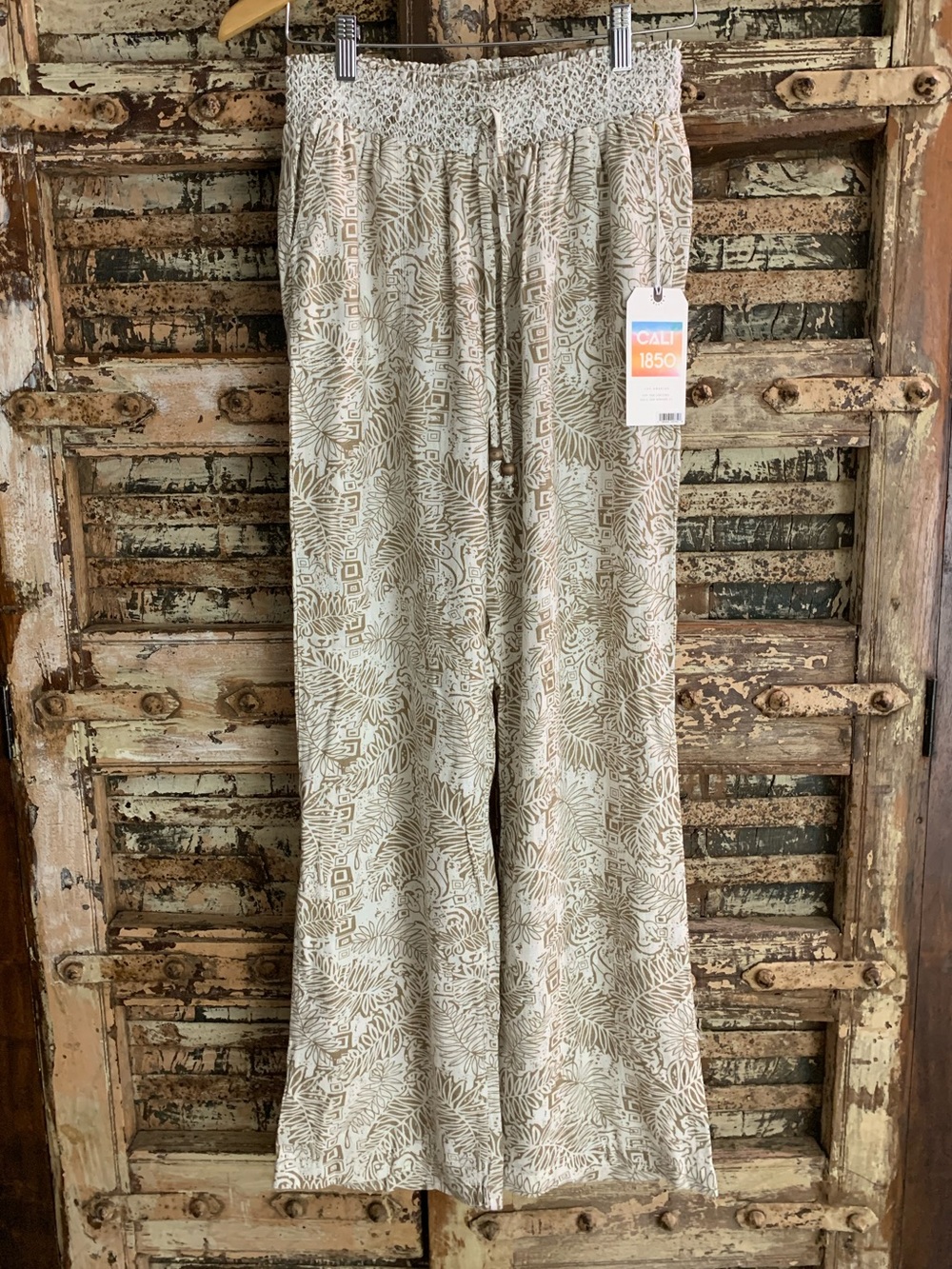 NWT Cali 1850 Smocked Waist Wide Leg Boho Beach Pants Neutral Tropical Leaf, L